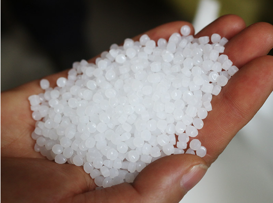 Công ty TNHH Công nghiệp nhựa đôi Yên Đài khẳng định sử dụng 100% nguyên liệu thô HDPE nguyên chất để tạo ra lưới nhựa bền, thân thiện với môi trường và chất lượng cao